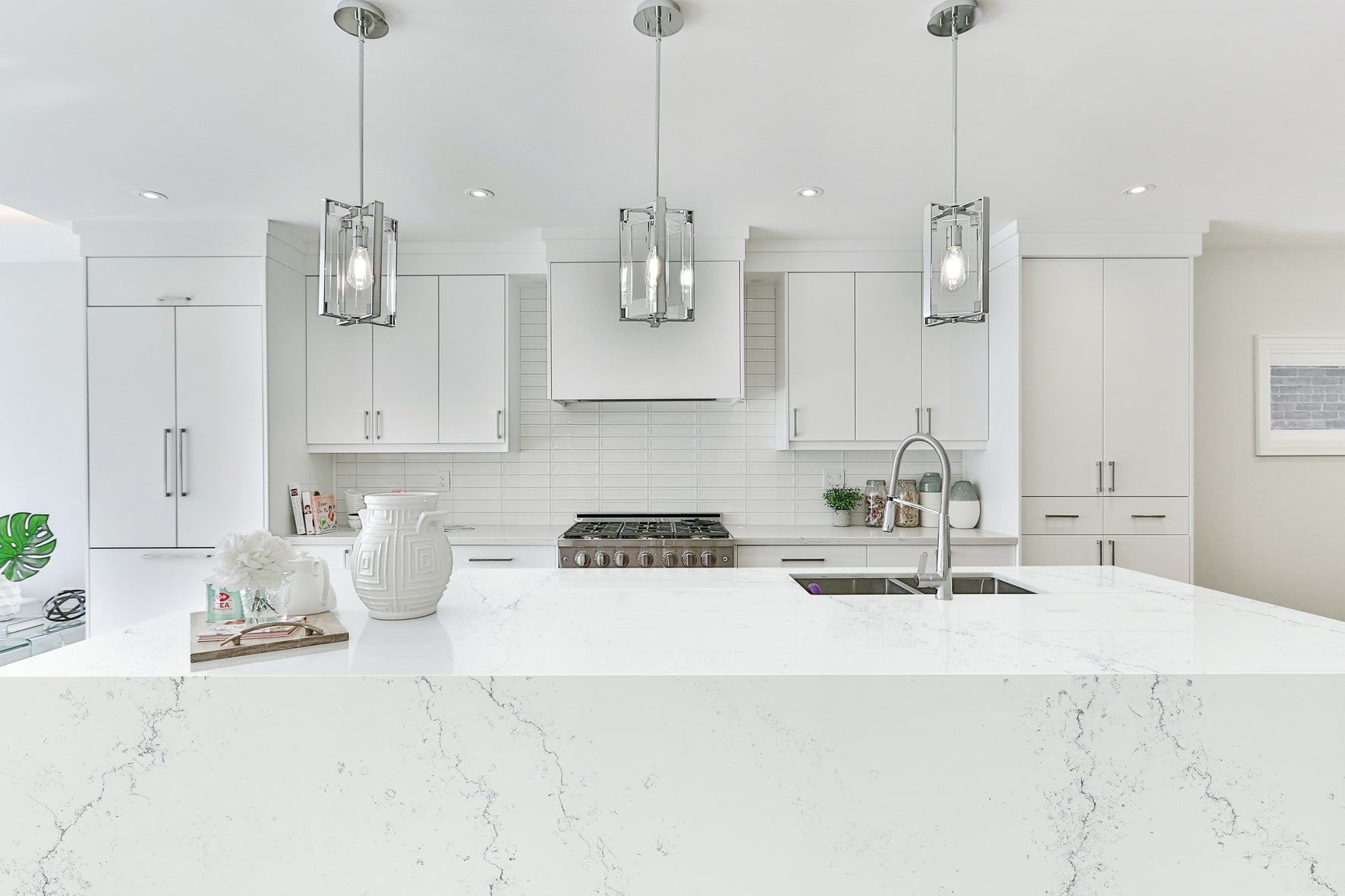 Bianco Frost Quartz Kitchen Worktop – Marble-Style Quartz
