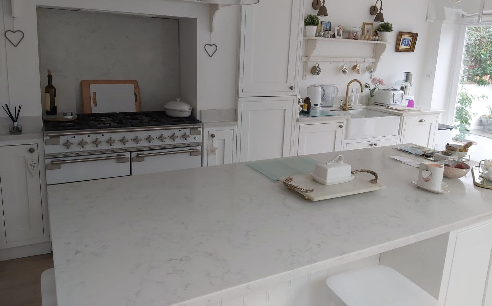 Premium Carrara White Quartz Worktop 20mm – Custom & Durable